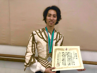 第14回 ザ・バレコン福岡 YL&YM部門 バレエ団の今井大輔が第２位授賞しました。