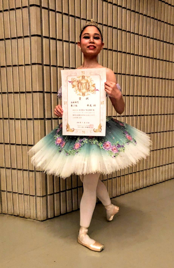 第135回NAMUE京都バレエコンクールにおいて高校生の部で第3位を平尾 玲が受賞しました。